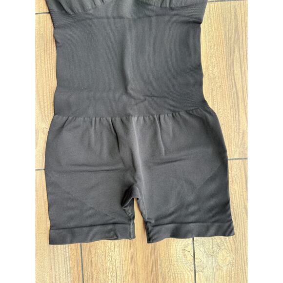 One piece back shapewear body suit! - Picture 5 of 5